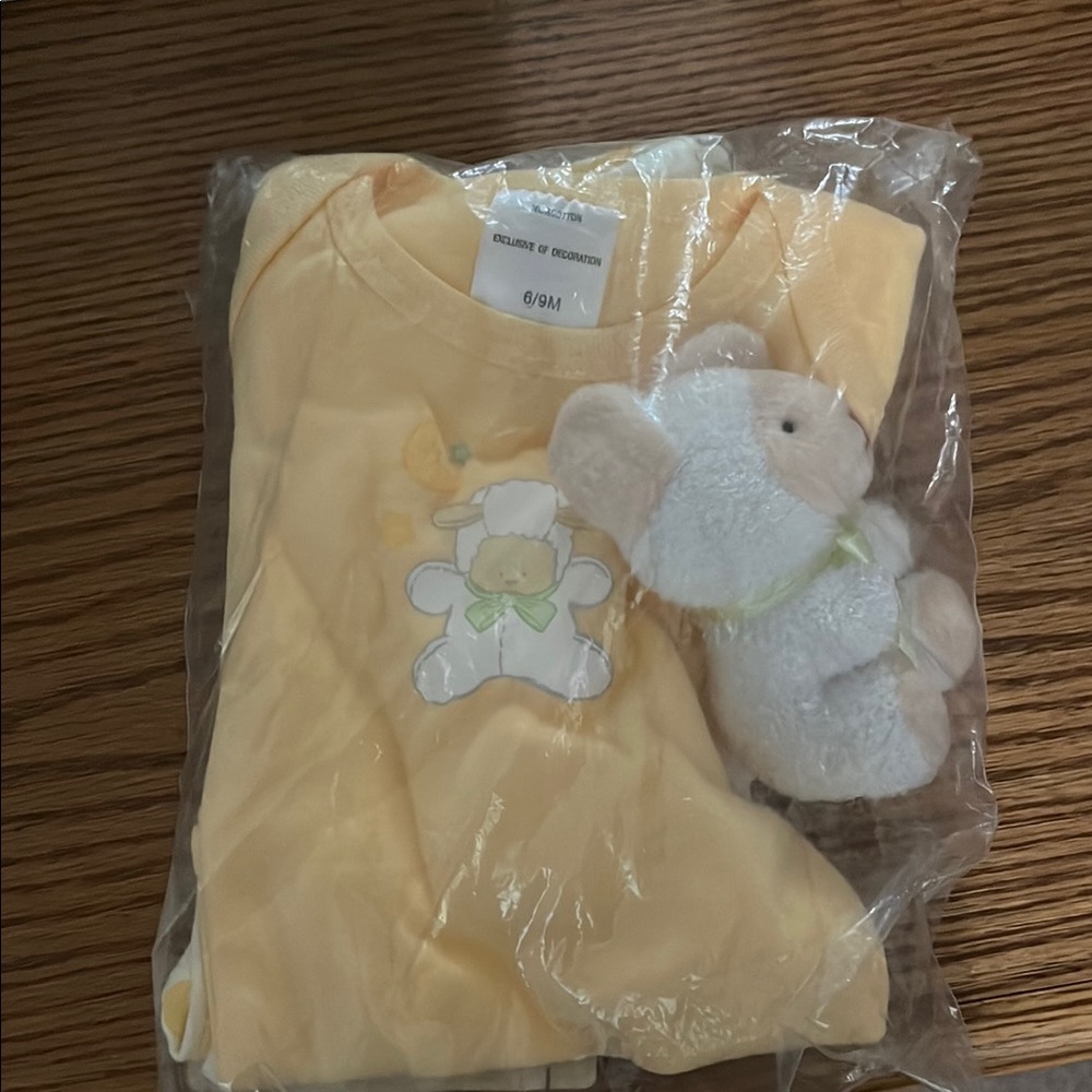 Avon vintage sealed in package New my first dream layette set 6/9 months